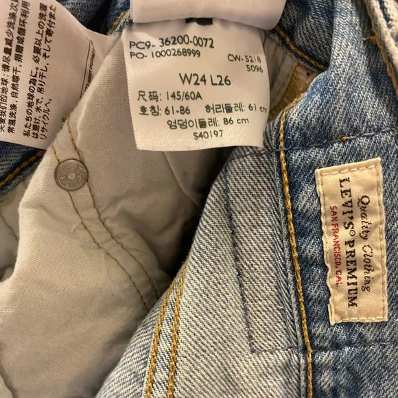 Levi’s 501 High Waisted Jeans - Picture 5 of 5